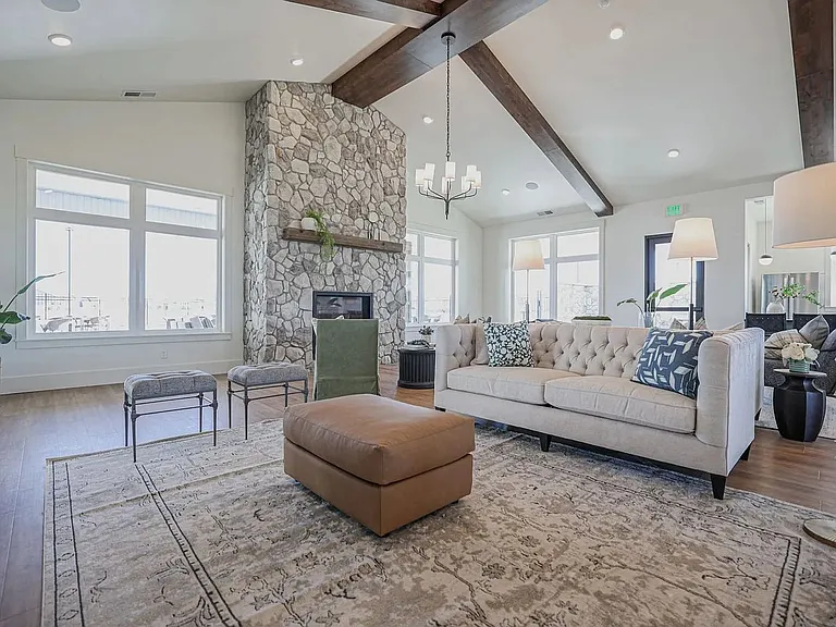 651 S 2400 W — Photo 55
