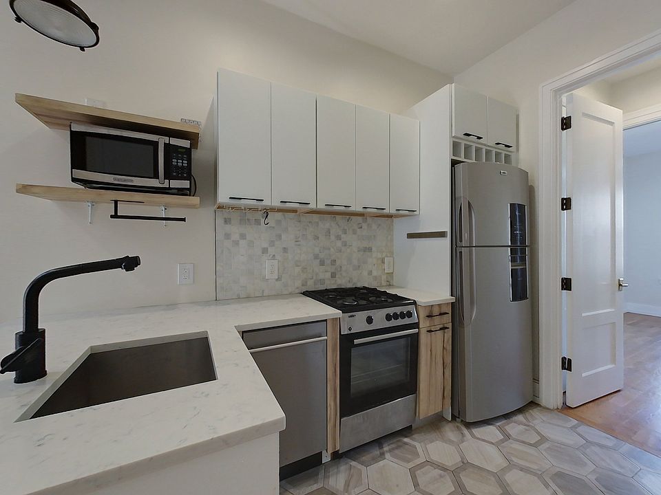1st image of 597 Park Pl APT 4R