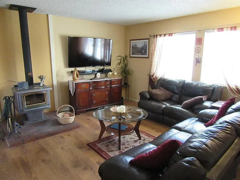 213 Poplar Ave — Photo 10