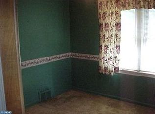 909 N York Rd, Willow Grove, PA 19090