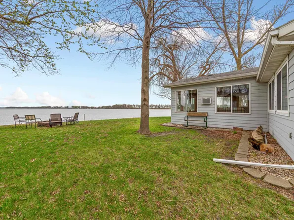 4923 107th St, Dolliver, IA 50531