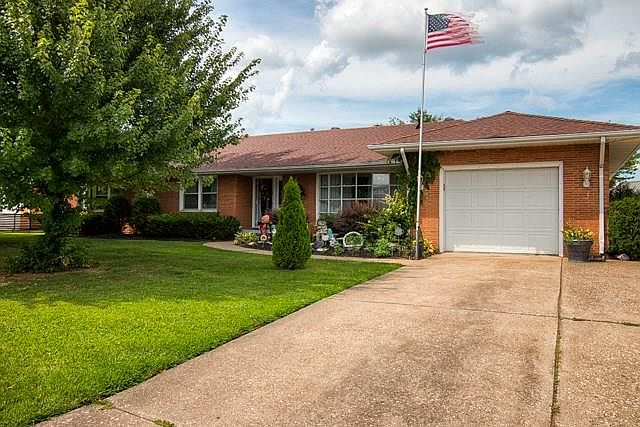 1st image of 927 Standish Pl S