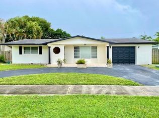 620 S Rainbow Dr, Hollywood, FL 33021
