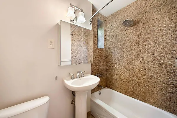 Rented by Town Residential | media 20