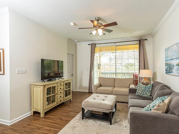 2nd image of 1600 Long Grove Dr Unit 825