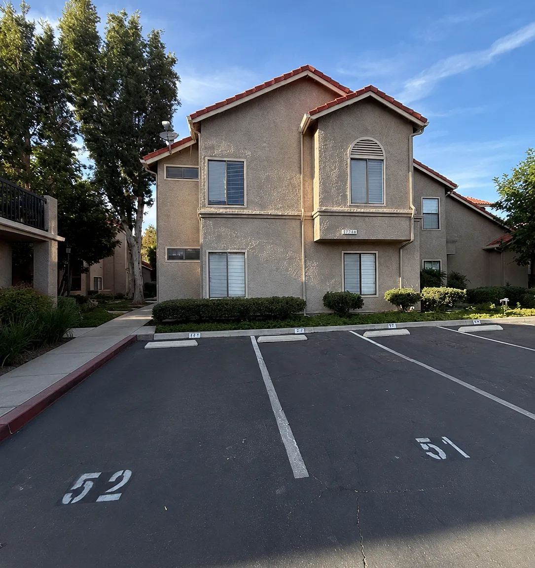 3 bed, 1125 sqft, $3,400 — Photo 1