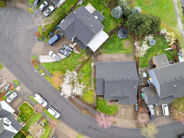 1184 Foxglove St, Woodburn, OR 97071