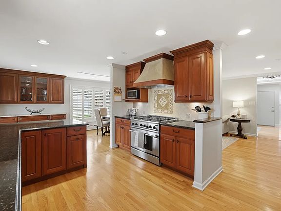 3rd image of 1002 Huber Ln