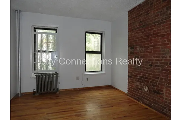 Rented by City Connections Realty | media 30