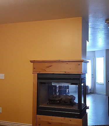 Double sided gas fireplace 