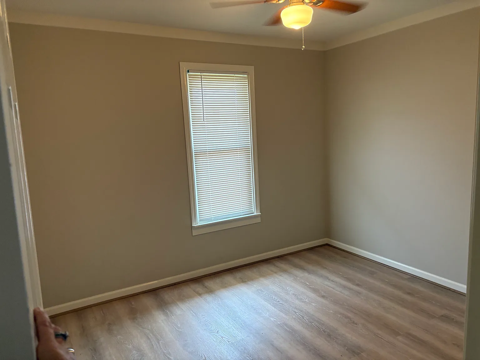2 bed, 720 sqft, $2,400 — Photo 4