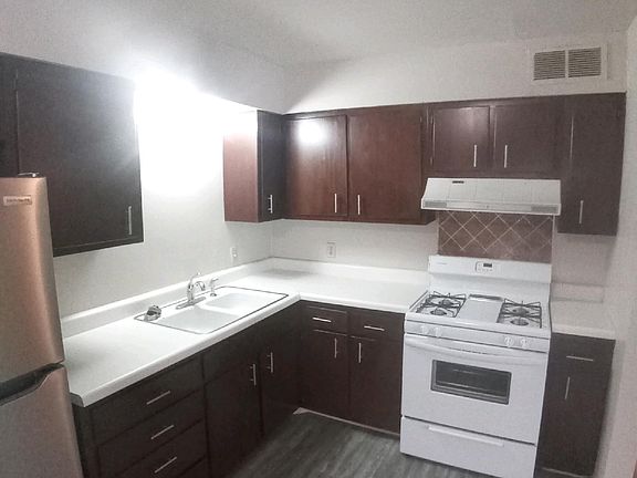 2nd image of 1120 E 9th St APT 43
