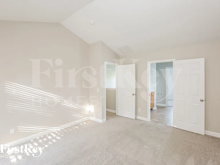 1011 Bridleside Dr — Photo 8