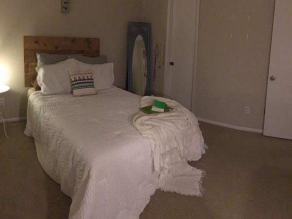 5th image of 924 Bishop Park Ct APT 1212