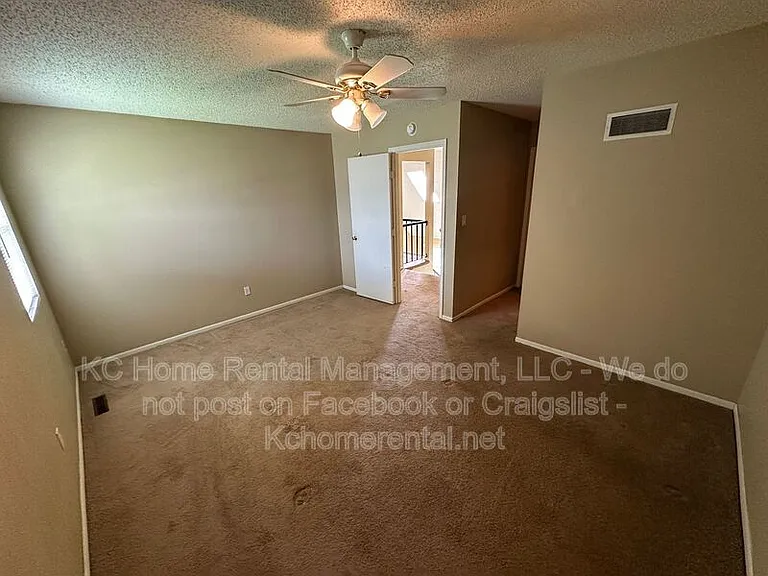 900 NW 36th Street Ter — Photo 24