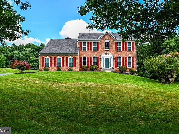 2nd image of 3010 Orion Ln