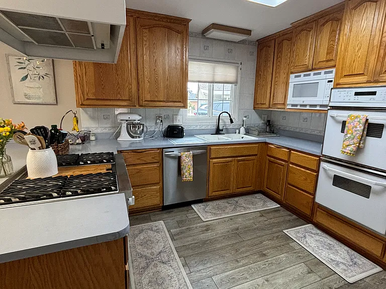 3928 Silver Leaf Dr — Photo 2