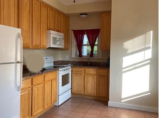 15-17 Slater Ave, Norwich, CT 06360