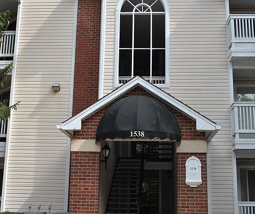 5th image of 1538 Lincoln Way APT 202A