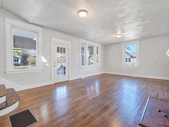 4th image of 2310 Delaware Ave NW
