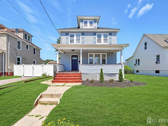 2nd image of 532 Main St