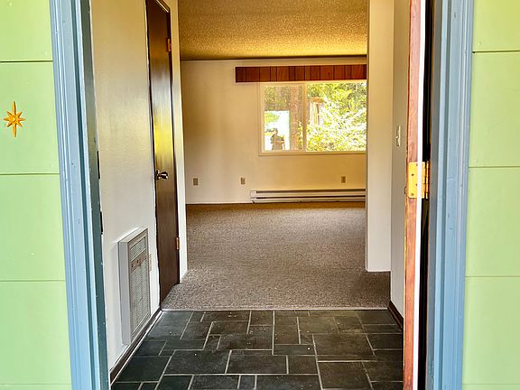 4th image of 6275 Miller Rd