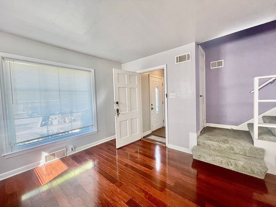 Rare 2-Story Townhome