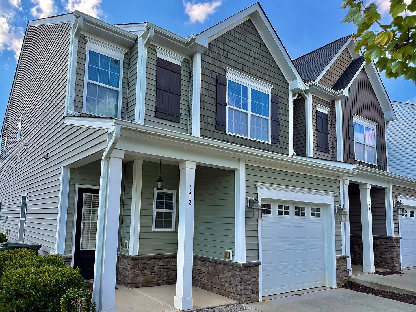 Spacious End-Unit Townhome with Garage in Garner — Photo 2