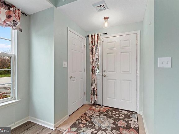 5th image of 308 N Marshview Rd
