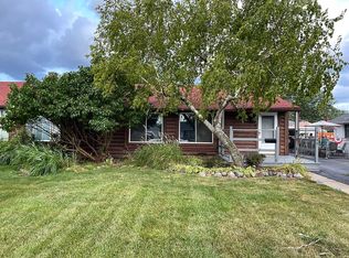 8747 S Corcoran Rd, Hometown, IL 60456