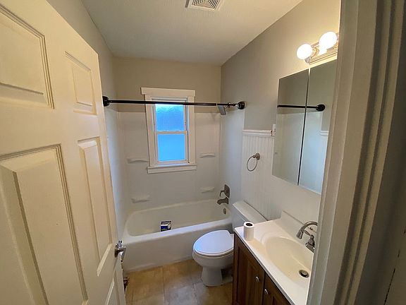 5th image of 1635 Woodrow Ave