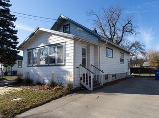 912 4th St N, Fargo, ND 58102