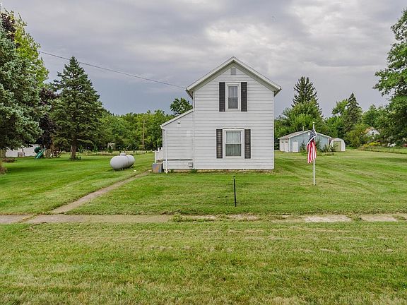 2nd image of 3341 Main St