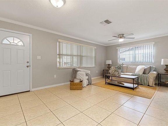 4th image of 3578 Beechwood Ter