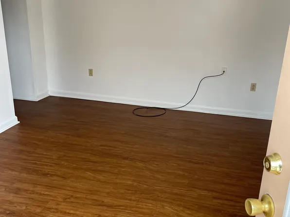 667 Millers Run Rd APT 4, Cuddy, PA 15031