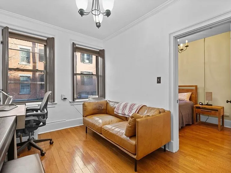 33 Irving St #4 — Photo 3