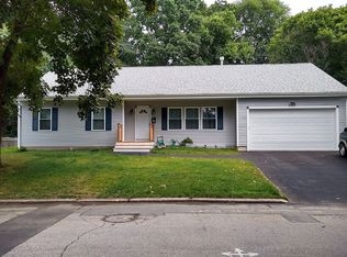 42 Griffith Dr, Riverside, RI 02915