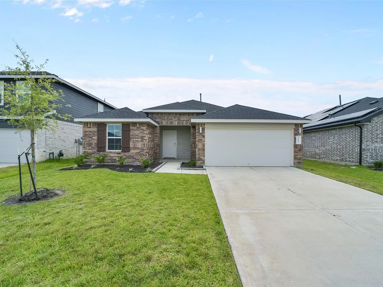 3 bed, 2.0 bath, 1575 sqft, $2,200 — Photo 1