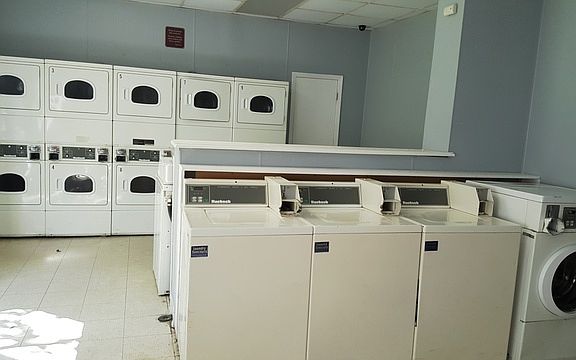 3rd image of 4300 W Ford City Dr APT 1402
