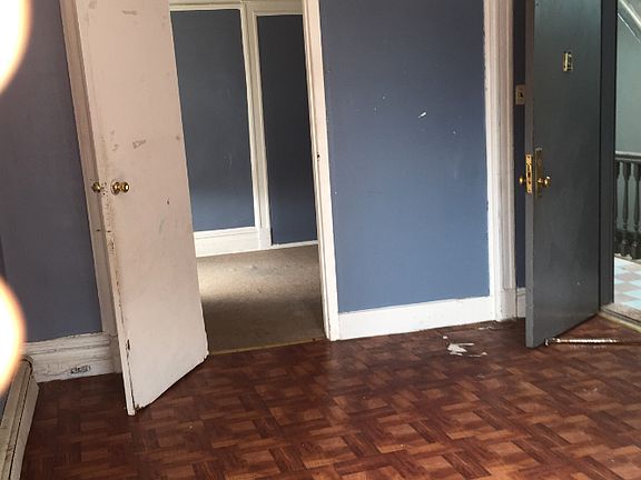 5th image of 276 E 23rd St APT 1