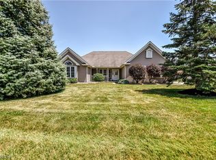 128 Stacey Ct, Madison, OH 44057