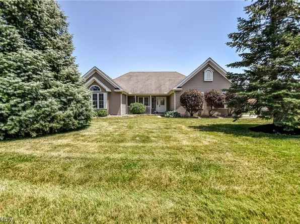 128 Stacey Ct, Madison, OH 44057
