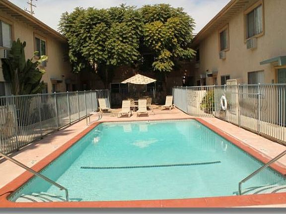 2nd image of 1620 N San Fernando Blvd APT 51