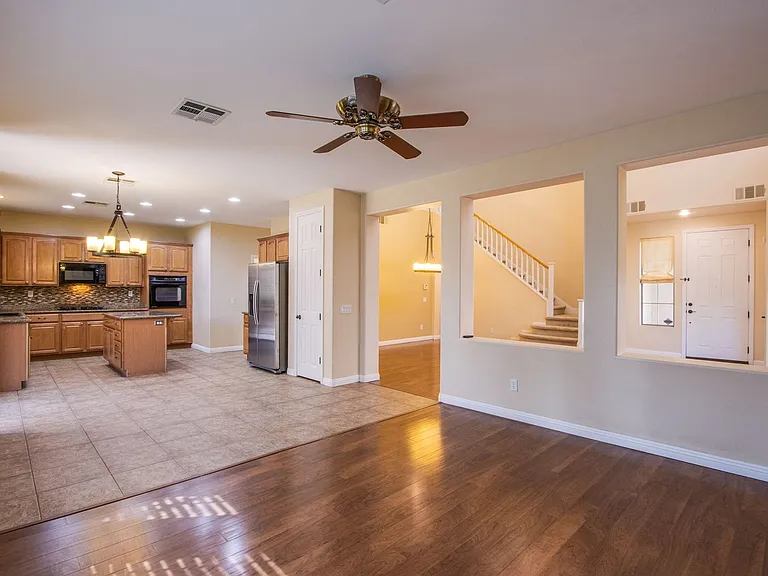 11245 Newbury Hills Ave — Photo 6