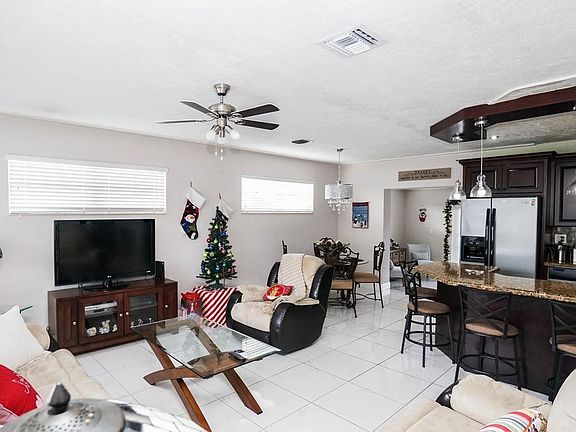 4th image of 10041 Bahama Dr