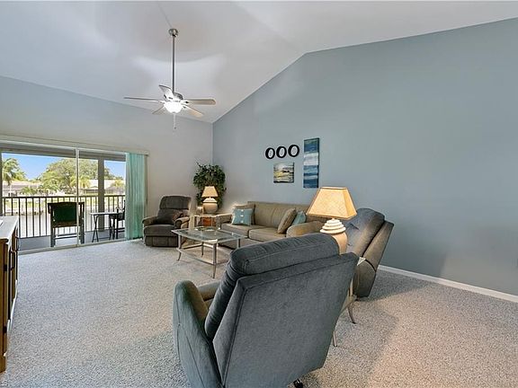 4th image of 3933 SE 11th Pl #207