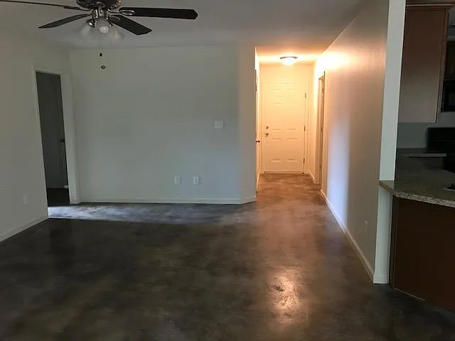 1516 Sugar Maple Ln — Photo 3