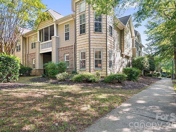 2nd image of 9007 Rosalyn Glen Rd