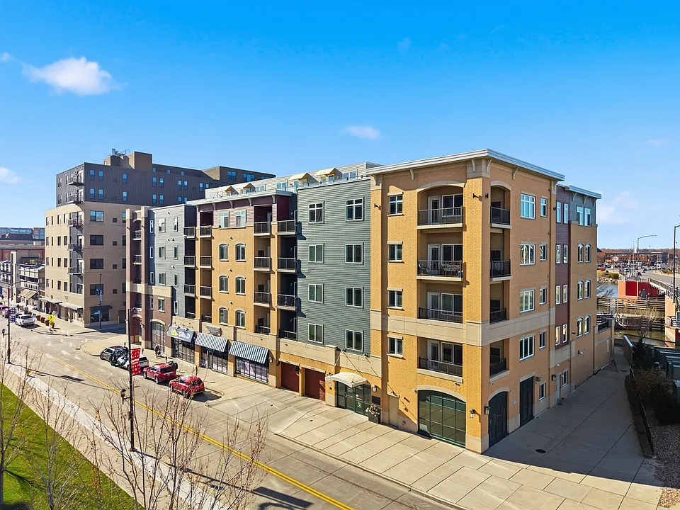 Building Photo 2