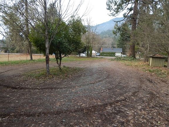3rd image of 6575 Rogue River Hwy